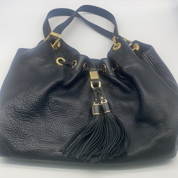 Michael Kors - Camden Black Pebbled Leather Shoulder Handbag With Snap Closure - Picture 2 of 16